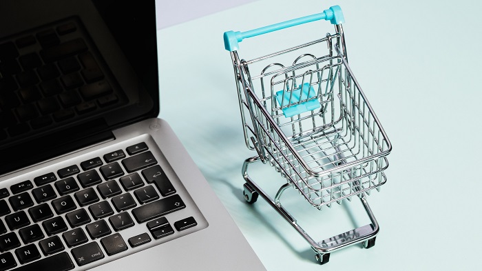 Mercado Livre e Amazon lideram o setor de supermercado online (Imagem: Karolina Grabowska/Pexels)