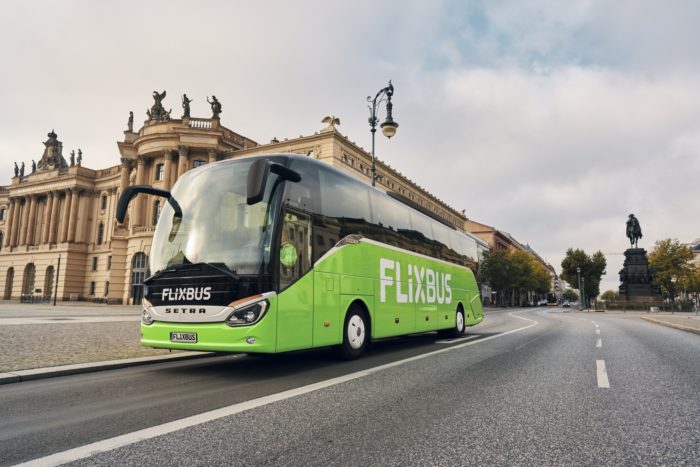 Ônibus da FlixBus em Berlim (imagem: divulgação/FlixBus)