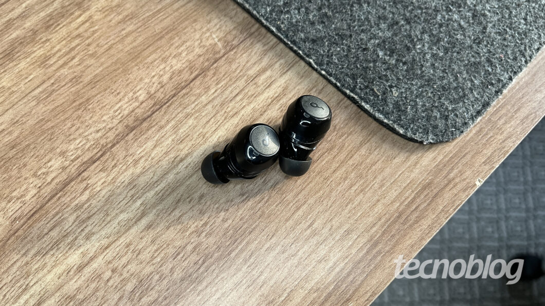 Anker Soundcore Life Dot 2 (Imagem: Darlan Helder/Tecnoblog)