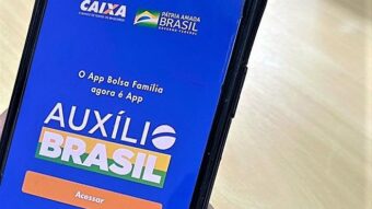 Como saber se o Auxílio Brasil foi aprovado usando o celular