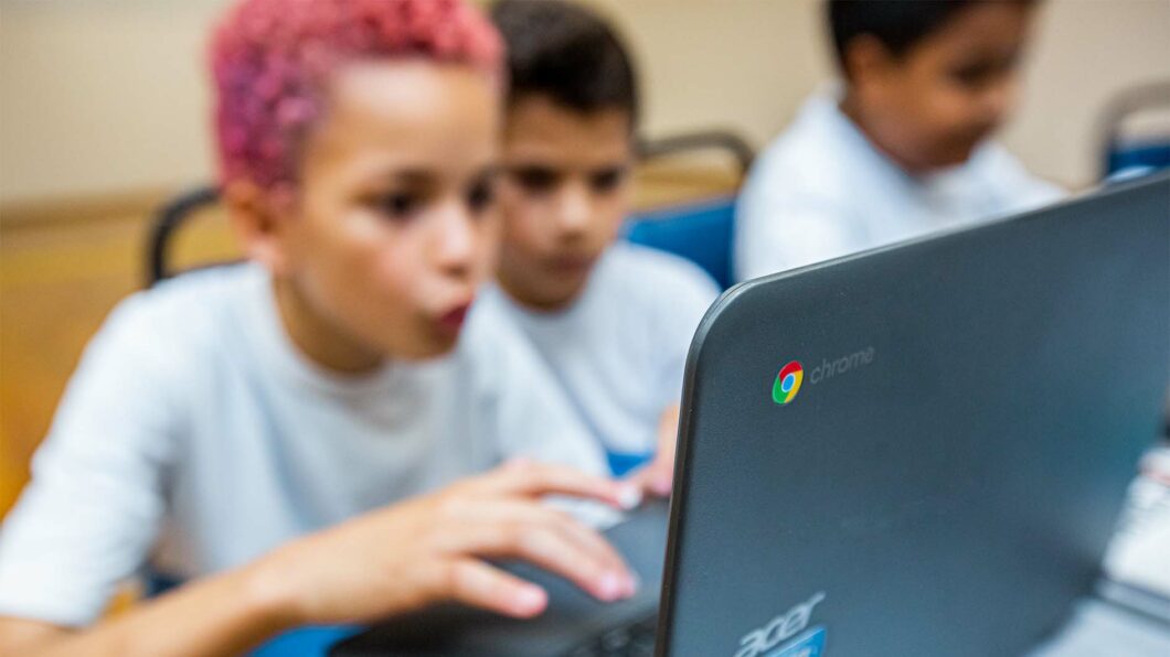 STF dá 90 dias para governo investir R$ 3,5 bi em internet de estudantes