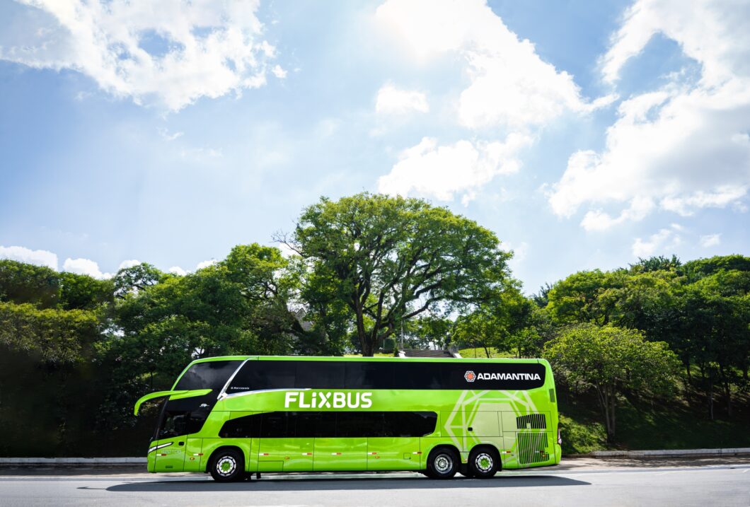 Ônibus da Flixbus em parceria com a Adamantina (imagem: divulgação/FlixBus)