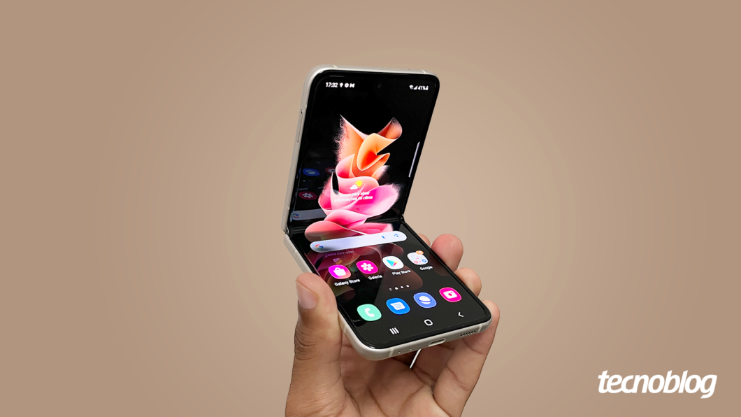 One UI 6 já pode ser instalada no Galaxy Z Flip 3 (Imagem: Darlan Helder/Tecnoblog)