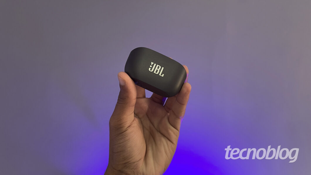 JBL Wave 100 TWS (Imagem: Darlan Helder/Tecnoblog)