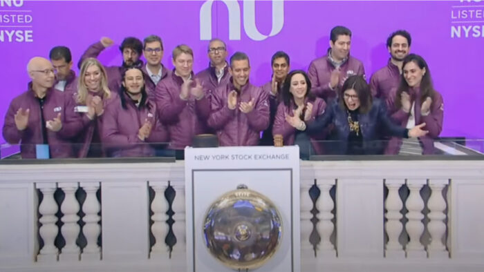 Nubank estreia na bolsa de valores de Nova York com ação a US$ 9