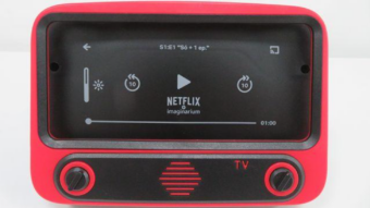 Porta-celular Netflix TV é uma base que amplifica o som de séries e filmes