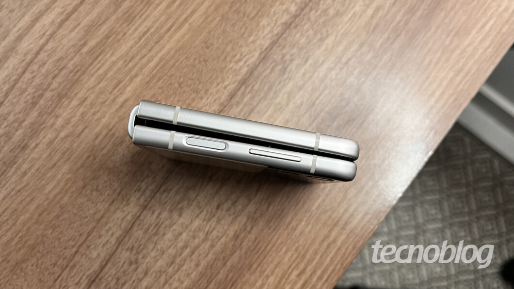 Samsung Galaxy Z Flip 3 (Imagem: Darlan Helder/Tecnoblog)