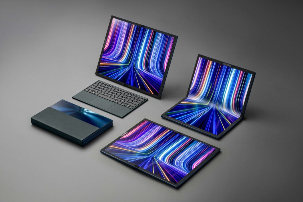 Asus Zenbook 17 Fold é um notebook com tela OLED dobrável e novo chip Intel
