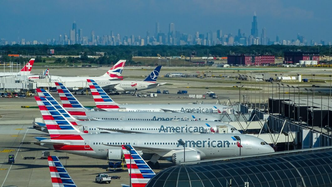 Aviões do American Airlines (Imagem: Miguel Ángel Sanz/Unsplash)
