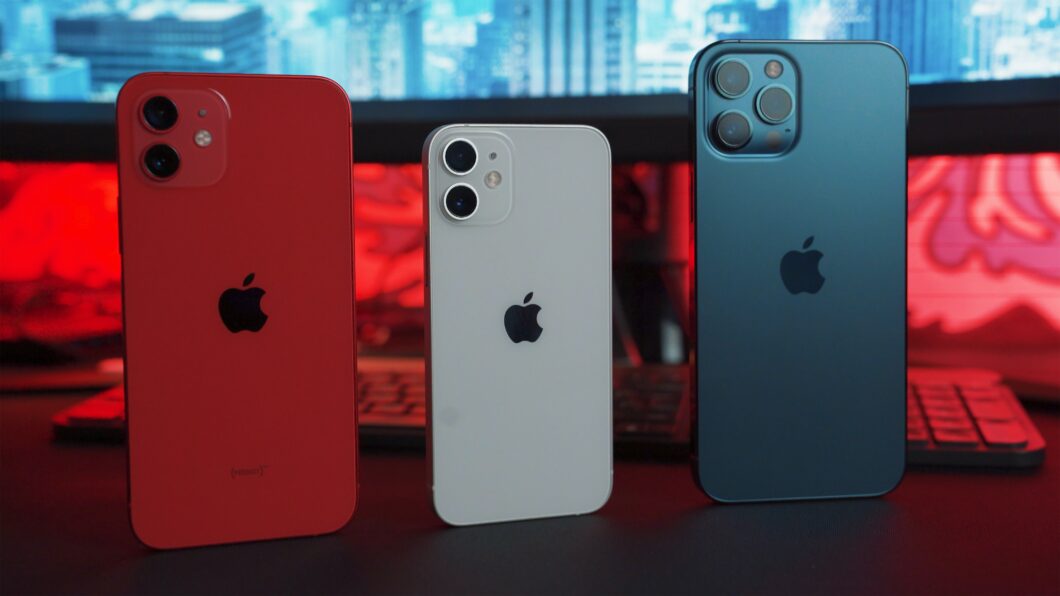 Diferentes modelos de iPhone. (Imagem: Onur Binay/Unsplash).