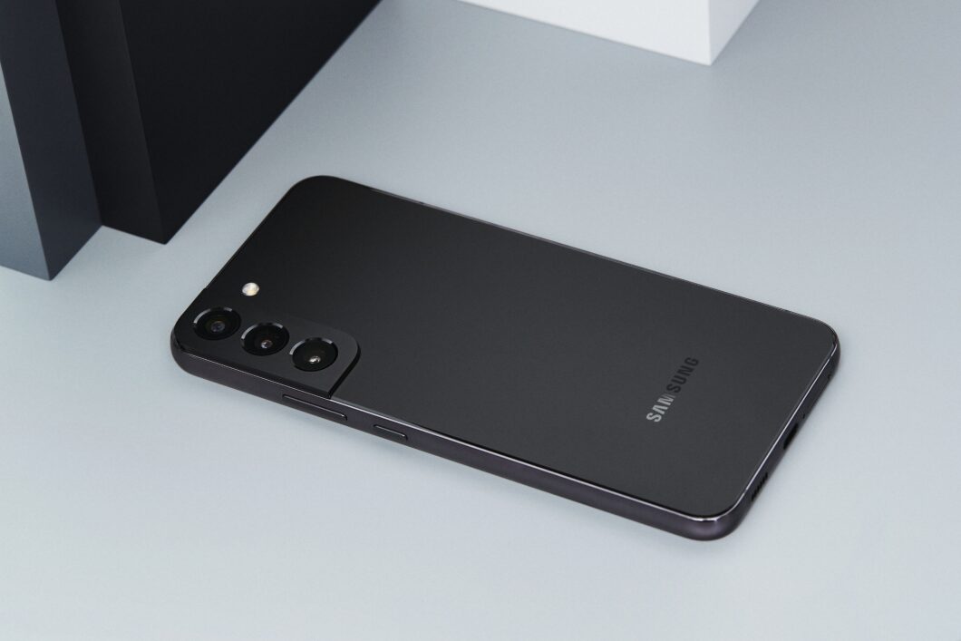 Samsung lança <a href='https://meuspy.com/tag/Espionar-Galaxy'>Galaxy</a> S22 e S22+; conheça os <a href='https://meuspy.com/tag/Espione-celulares'>celulares</a> (Imagem: Darlan Helder/Tecnoblog)