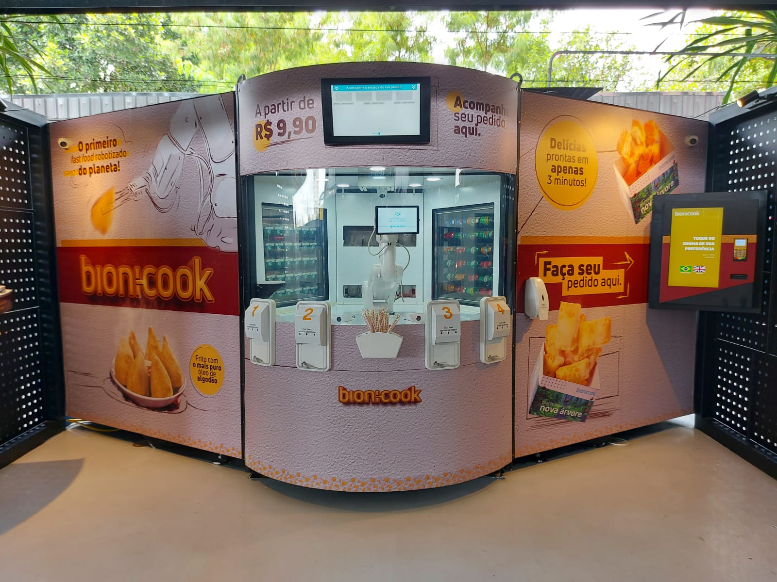 Bionicook, fast food brasileiro operado por robô, inicia expansão pelo país