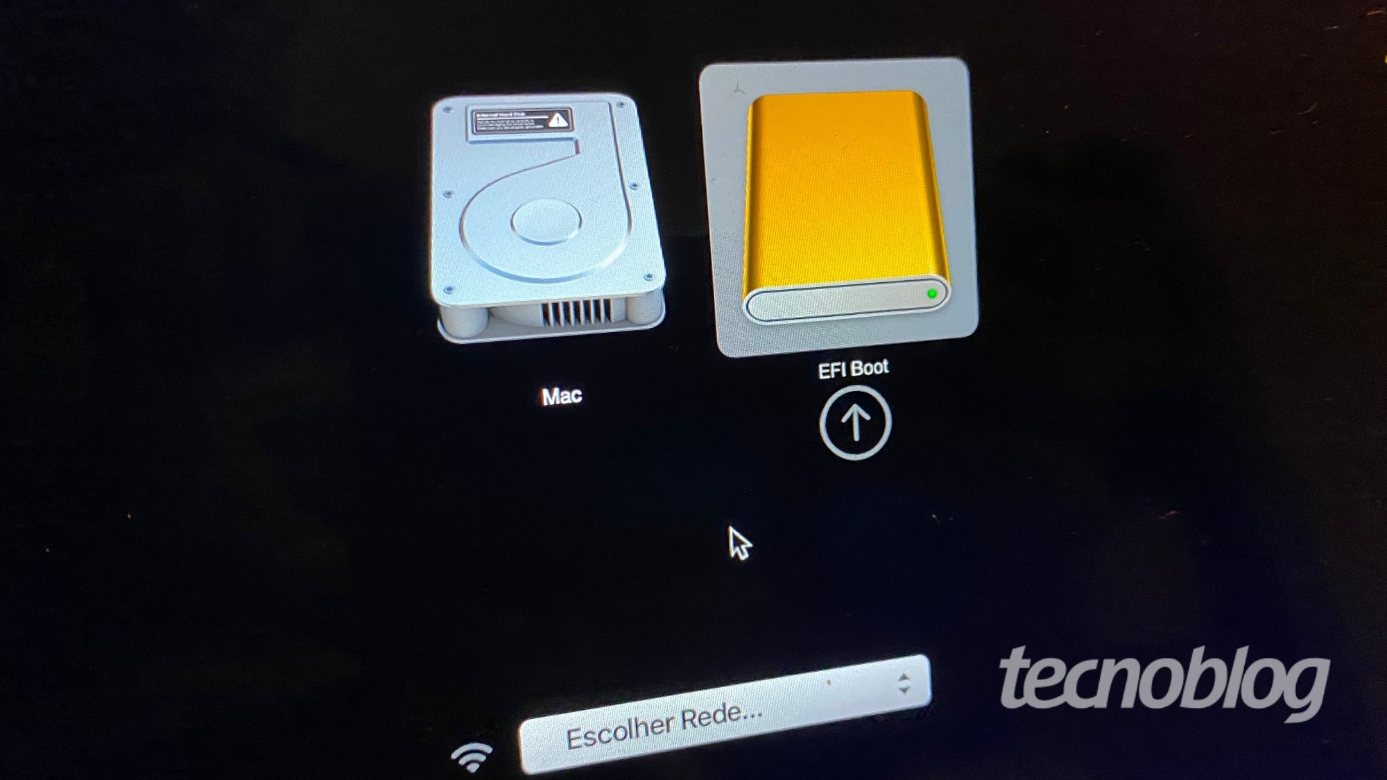 Escolher pendrive bootável no Mac para instalar Windows 11