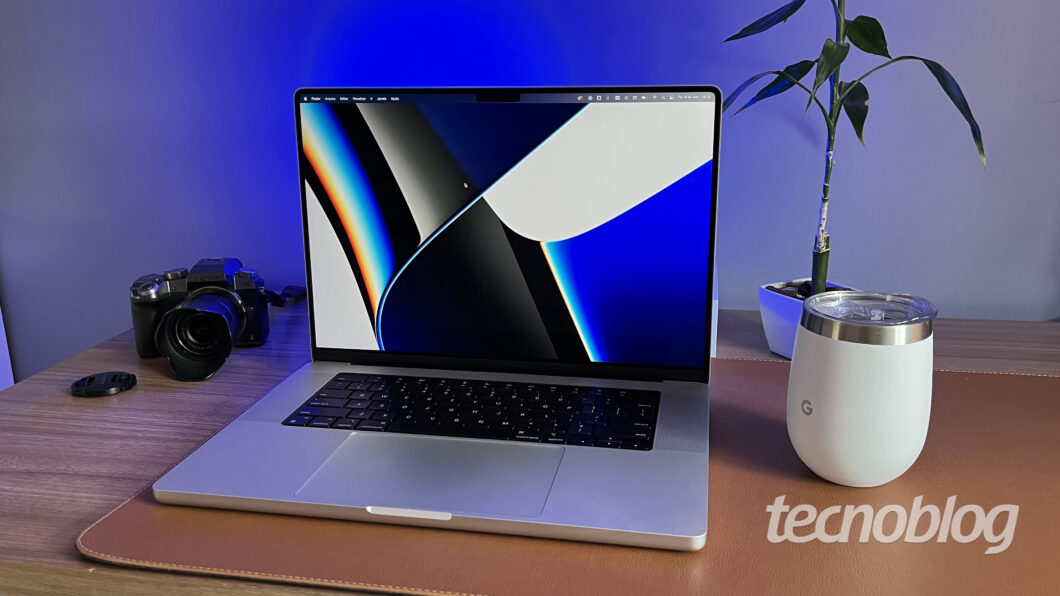 MacBook Pro M1 Max (Image: Darlan Helder/APK Games)