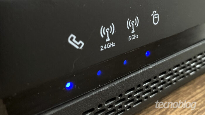 Vivo Fibra - modem - Wi-Fi 2,4 GHz 5 GHz (Imagem: Bruno Gall De Blasi/Tecnoblog)