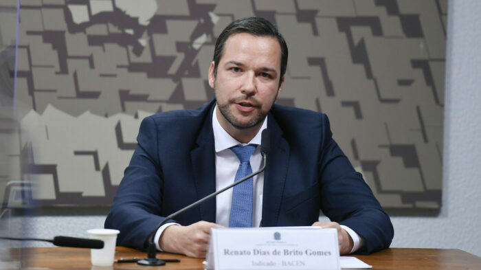 Renato Dias de Brito Gomes em sabatina da Comissão de Assuntos Econômicos no Senado Federal (Imagem: Edilson Rodrigues/Agência Senado)