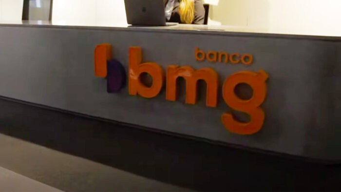 Letreiro do Banco Bmg (Imagem: Banco Bmg/ YouTube)