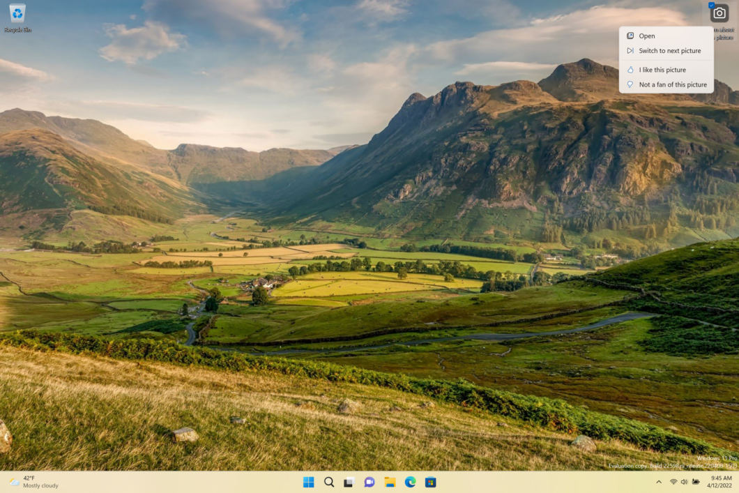 Windows Spotlight passa a ser usado na área de trabalho (Imagem: Reprodução/Microsoft)