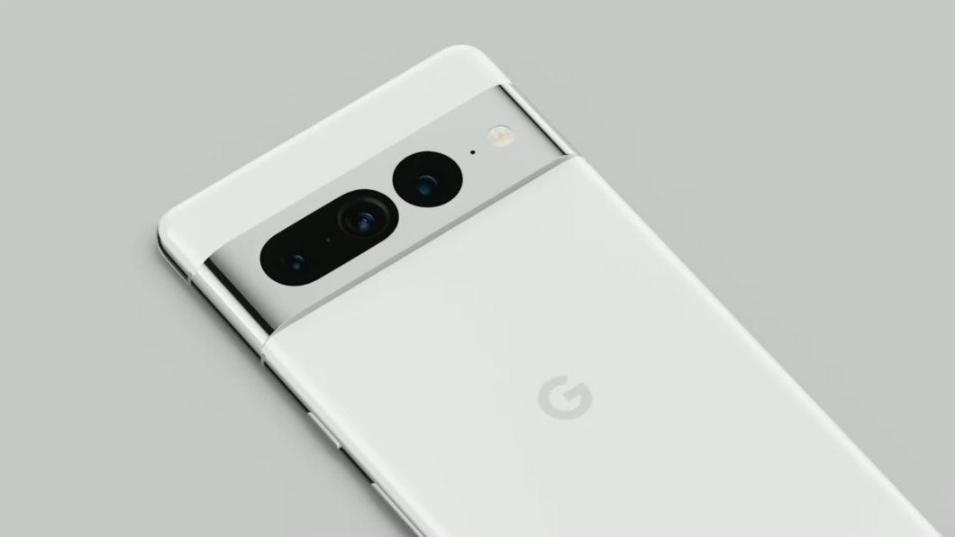 Google Pixel 7, um celular com autofoco híbrido PDAF e LDAF (Imagem: Divulgação/Google)