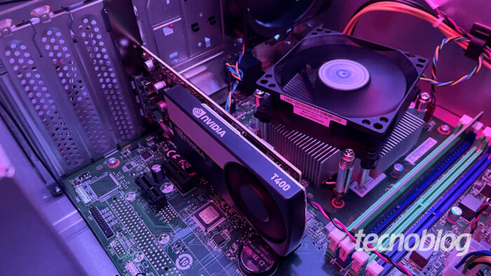 Nvidia T400 no ThinkStation P348 (imagem: Emerson Alecrim/Tecnoblog)