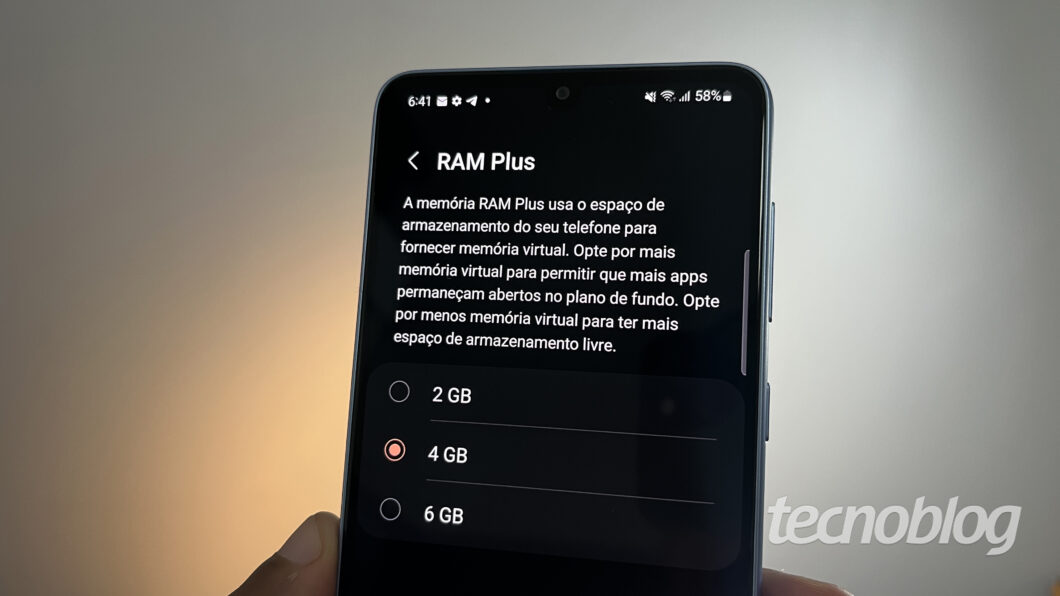 Samsung Galaxy A33 e outros celulares têm opção para escolher a quantidade de RAM virtual (Imagem: Darlan Helder/Tecnoblog) 