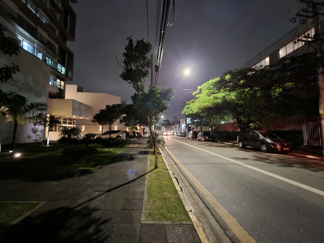 Foto tirada com a câmera ultrawide + modo Noite do Samsung Galaxy S22 (Imagem: Darlan Helder/Tecnoblog)