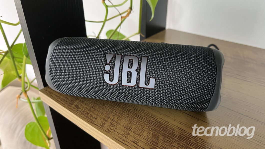 JBL Flip 6 (Imagem: Darlan Helder/Tecnoblog)