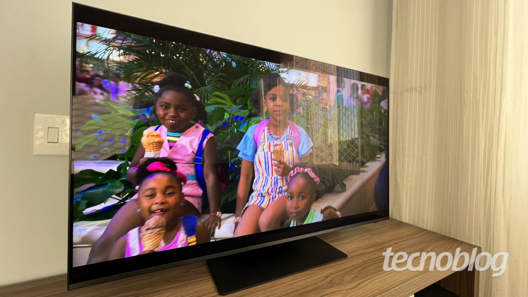 TV Samsung Neo QLED QN90B (Imagem: Darlan Helder/Tecnoblog)