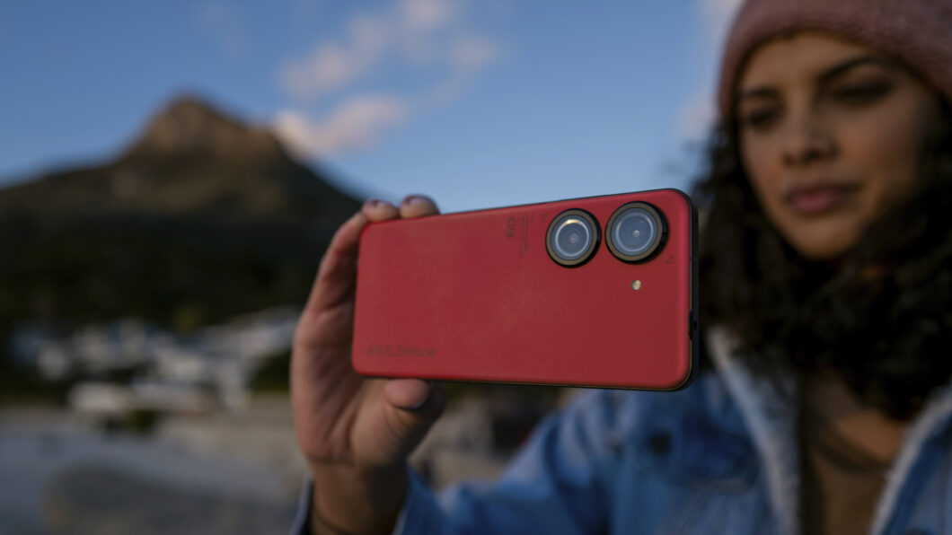 Zenfone 9 possui câmera dupla de 50 megapixels (Imagem: Divulgação/Asus)