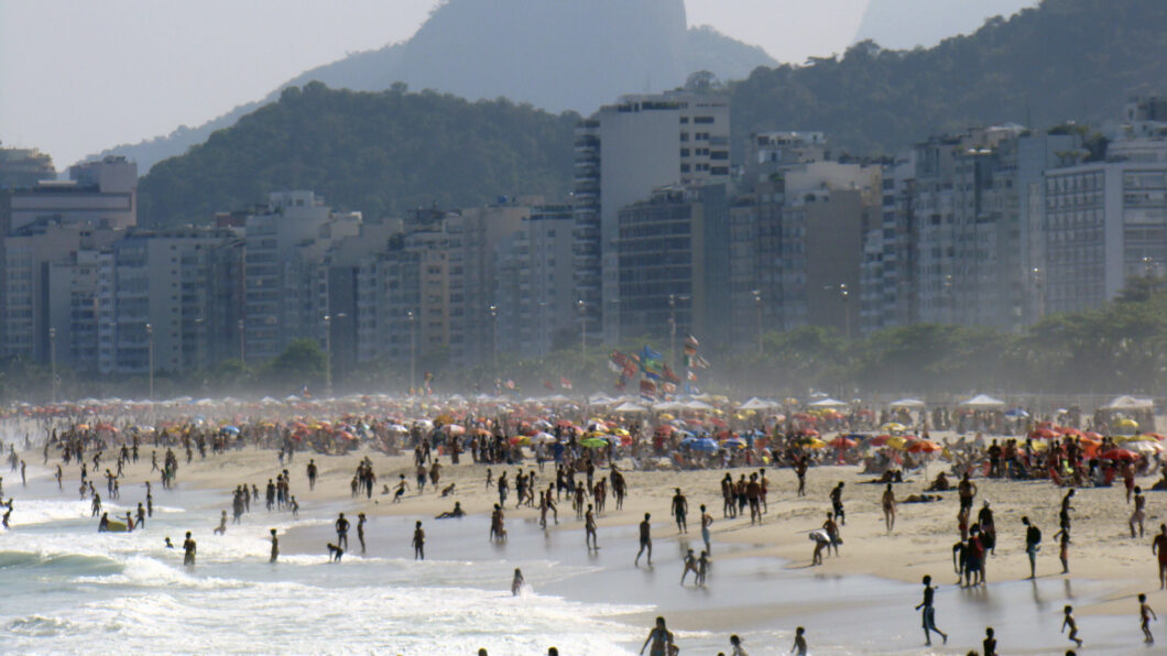 Praias de Copacabana e do Leme ganham rede Wi-Fi com internet grátis oferecida pela Orla Rio (Imagem: Rodrigo Soldon/Flickr)