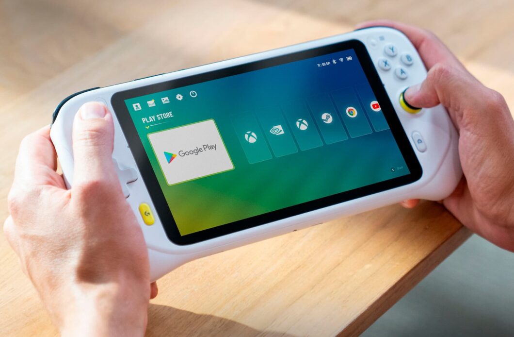 Logitech's handheld console should support Android apps (Image: Play / Evan Blass)