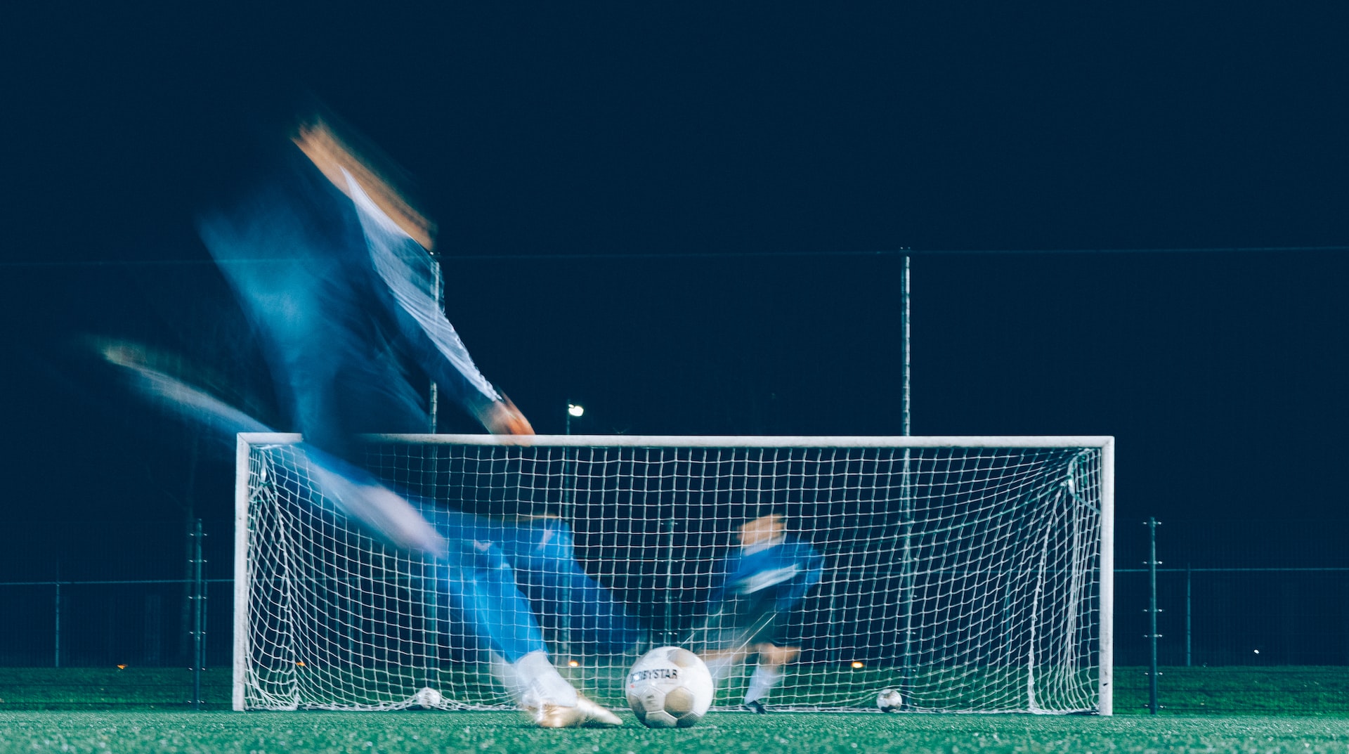 DeepMind leva inteligência artificial para jogar futebol