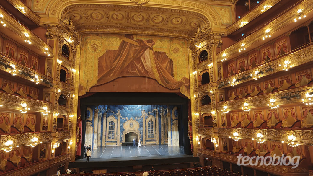 Foto do Teatro Colón feita com a câmera principal do Motorola Edge 30 Ultra (Imagem: Bruno Gall De Blasi/Tecnoblog)