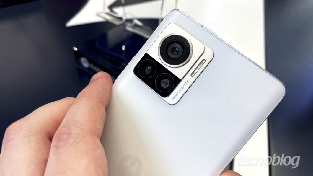 Motorola Edge 30 Ultra possui câmera de 200 megapixels (Imagem: Bruno Gall De Blasi/Tecnoblog)