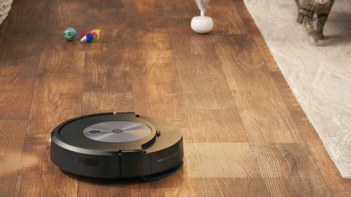 Demorou só 20 anos para surgir um Roomba que aspira e passa pano