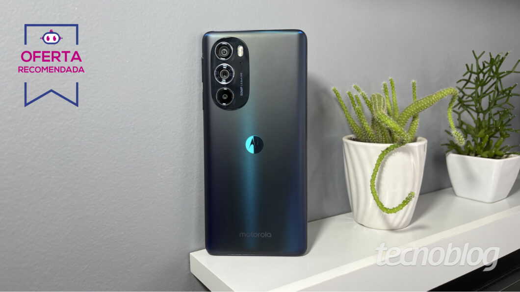 Motorola Edge 30 Pro 5G (Image: Darlan Helder/DIGITALTREND)