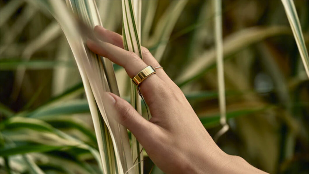 Depois do Oura Ring (foto), Samsung pode lançar o seu próprio anel inteligente (Imagem: Divulgação/Oura)
