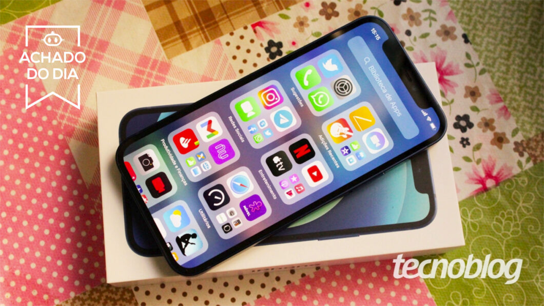 iPhone 12 Mini sai por menos de R$ 4 mil em oferta com cashback (Imagem: Emerson Alecrim/Tecnoblog)