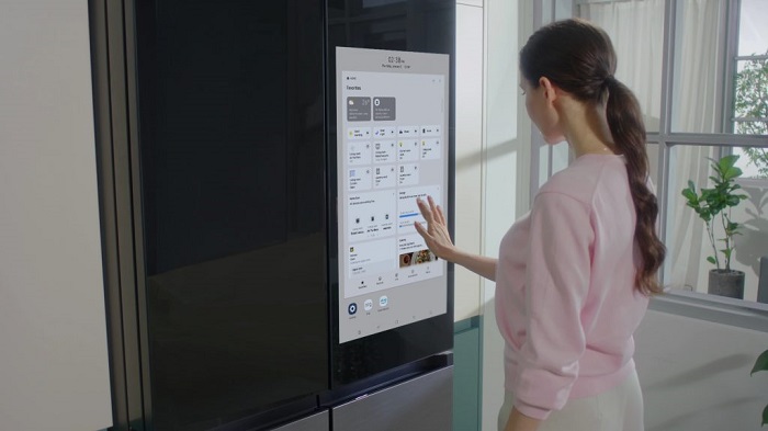 Geladeira da Samsung vem com tela de 32  para voc  assistir TikTok na cozinha   Tecnoblog - 32