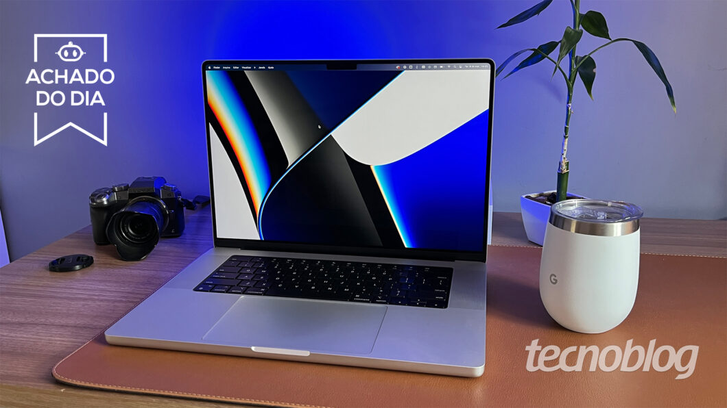 MacBook Pro com Apple M1 Pro está até 33% mais barato do que a geração mais nova (Imagem: Darlan Helder/Tecnoblog)