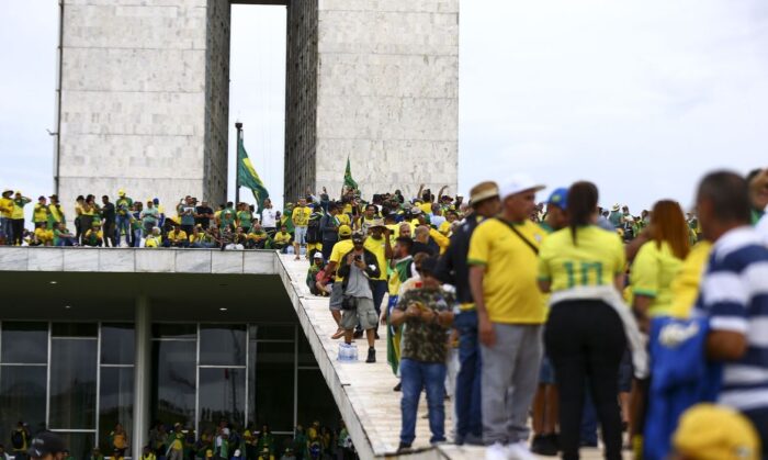 Invasores no prédio do Congresso (imagem: Marcelo Camargo/Agência Brasil)