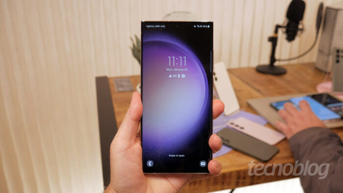 Samsung Galaxy S23 Ultra tem AMOLED Dinâmico 2X (imagem: Paulo Higa/Tecnoblog)