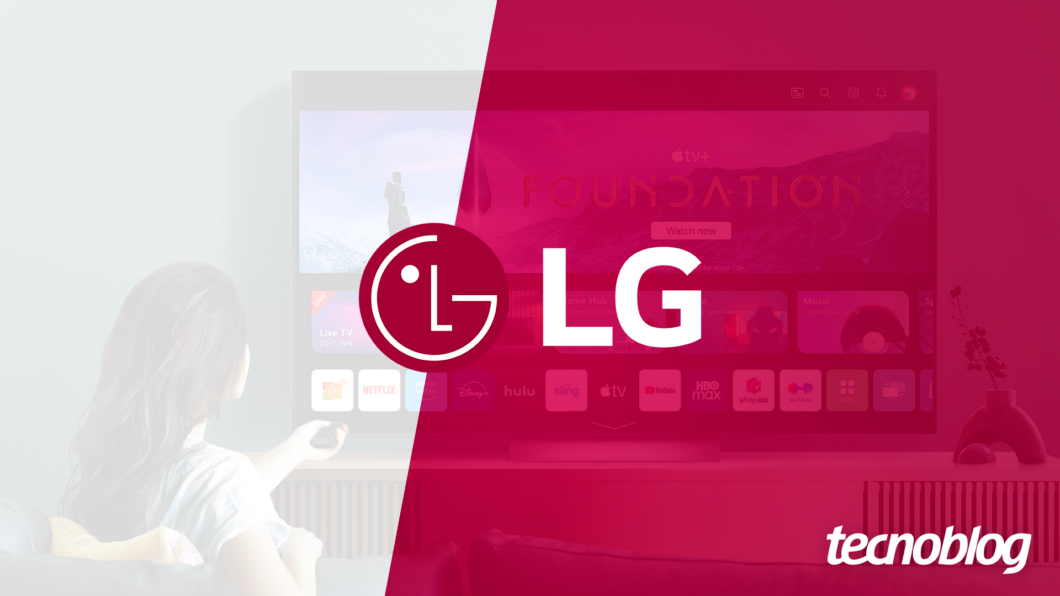 Imagem mostra o logo da LG ao centro, sobre a imagem de uma mulher trocando o canl de uma TV da LG.