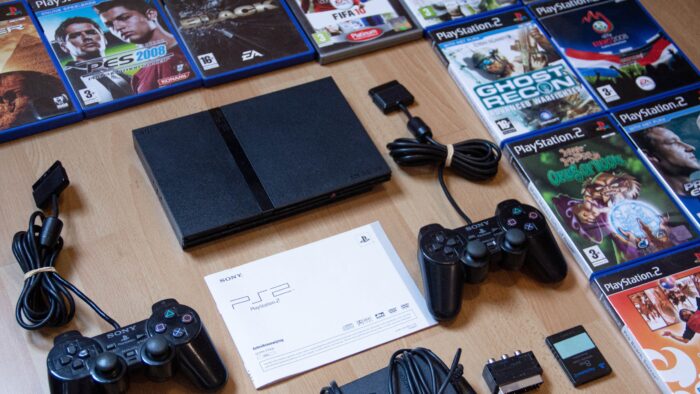 PlayStation 2 (Imagem: Unsplash / Denise Jans)