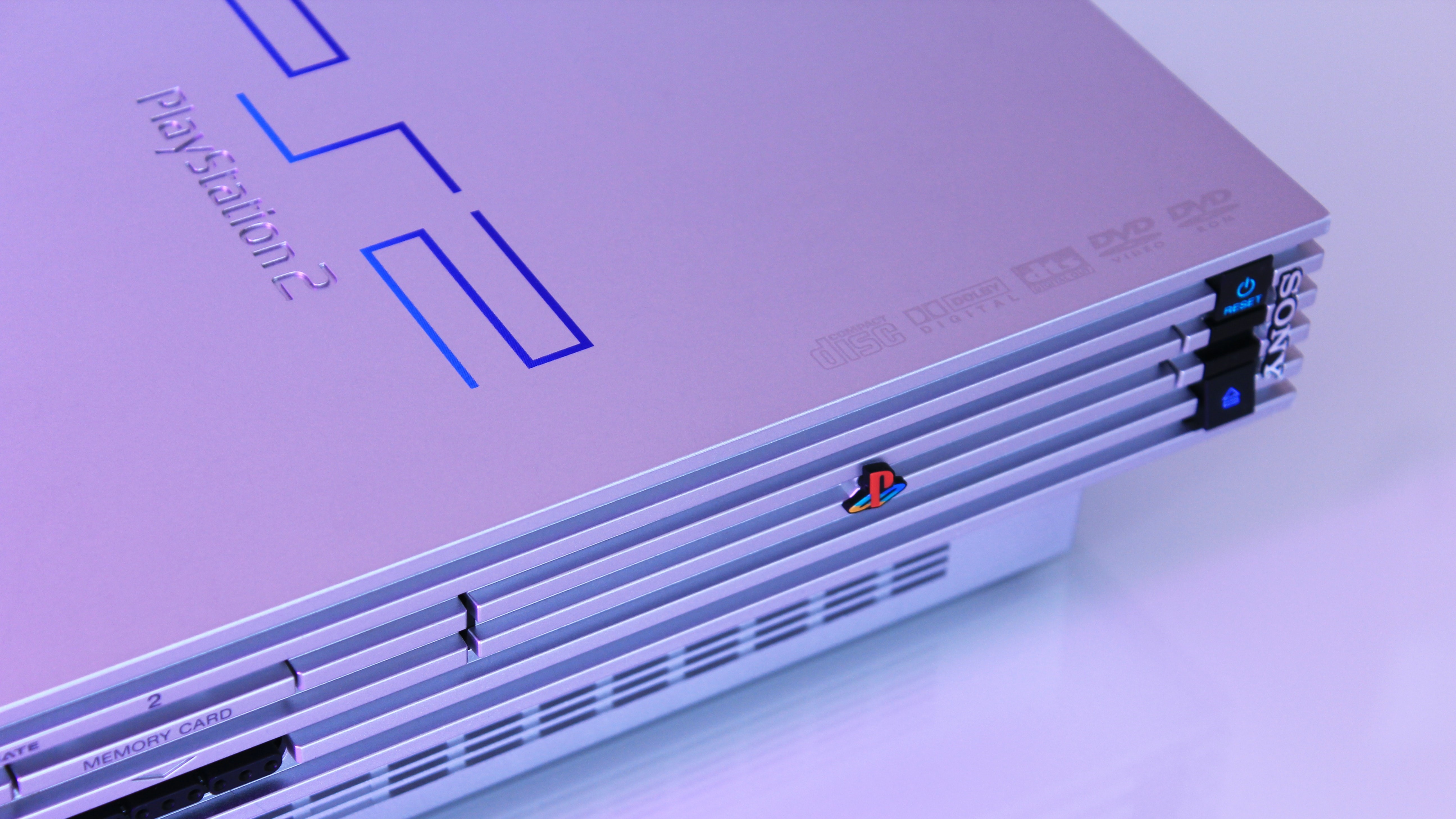 Mod do PlayStation 2 o deixa menor que a versão Slim – Tecnoblog