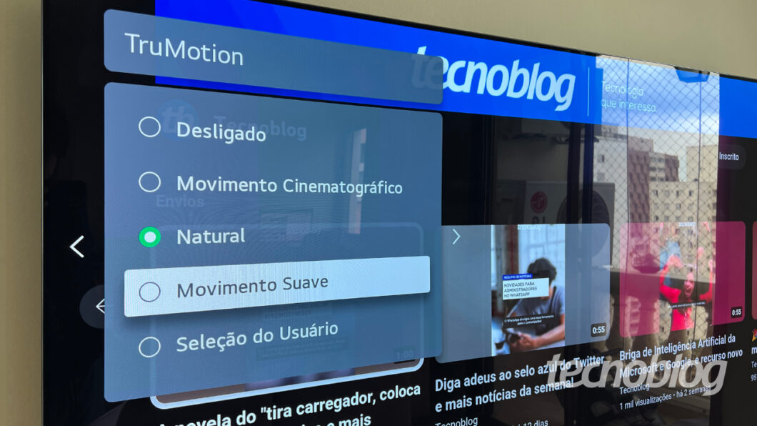 Recurso TruMotion em uma TV da LG, que reduz a percepção de motion blur (Imagem: Paulo Higa/Tecnoblog)