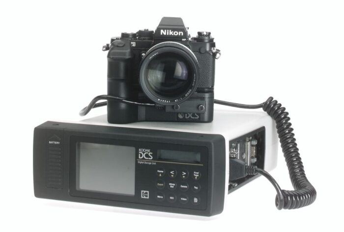 Kodak DCS-100 (imagem: reprodução/Foto Hits)