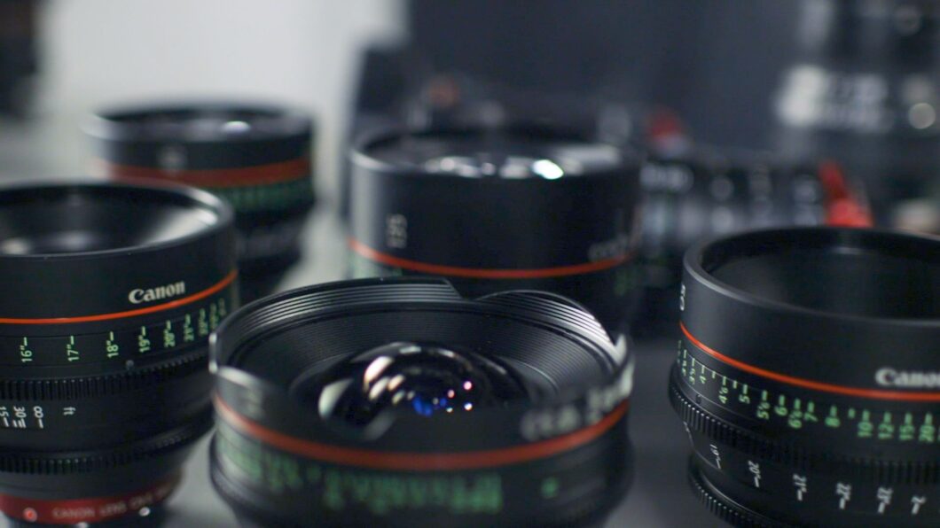 Lentes da Canon compatíveis com câmeras DSLR (Imagem: ShareGrid/Unsplash)