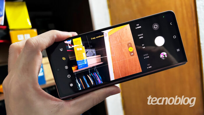 Modo Samsung Expert RAW em um Galaxy Z Fold 4 (imagem: Emerson Alecrim/Tecnoblog)
