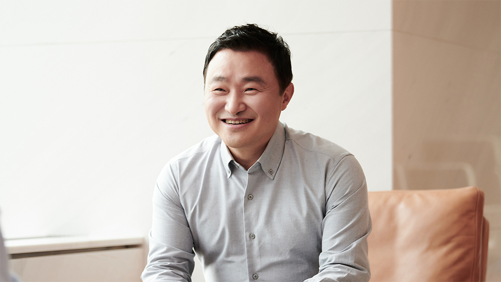 TM Roh, presidente da divisão de dispositivos móveis da Samsung (Imagem: Divulgação/Samsung)